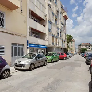 On The Coast-jere Apartment